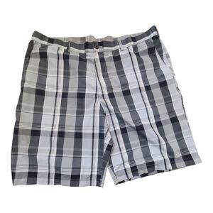 Ben Hogan Performance Mens Golf Shorts Gray Plaid Size 40 Lightweight